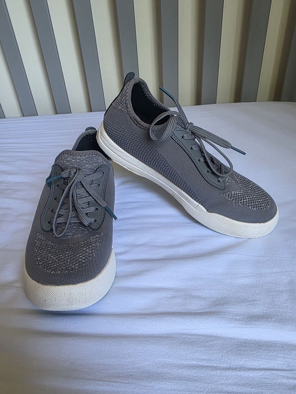 Vessi Gray Knit Womens Low-Top Weekend Sneakers Size 8